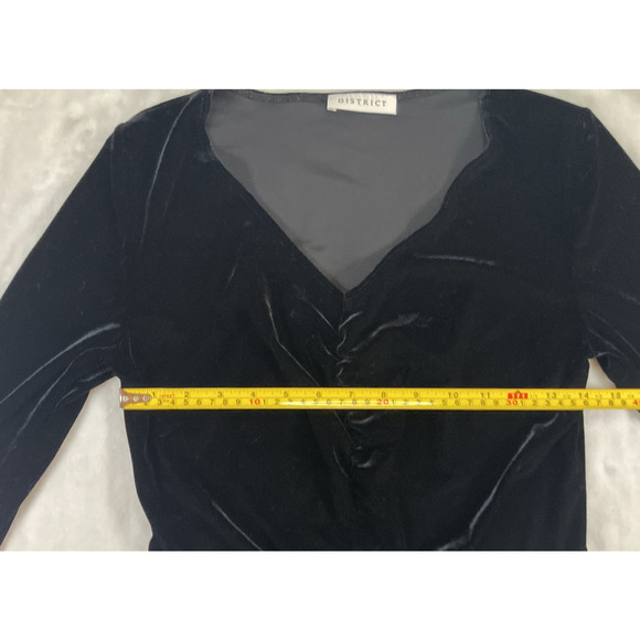 Black Velvet Long Sleeve Blouse Witchy Goth Vampire Whimsy V-Neck Pleated Medium - Picture 7 of 9